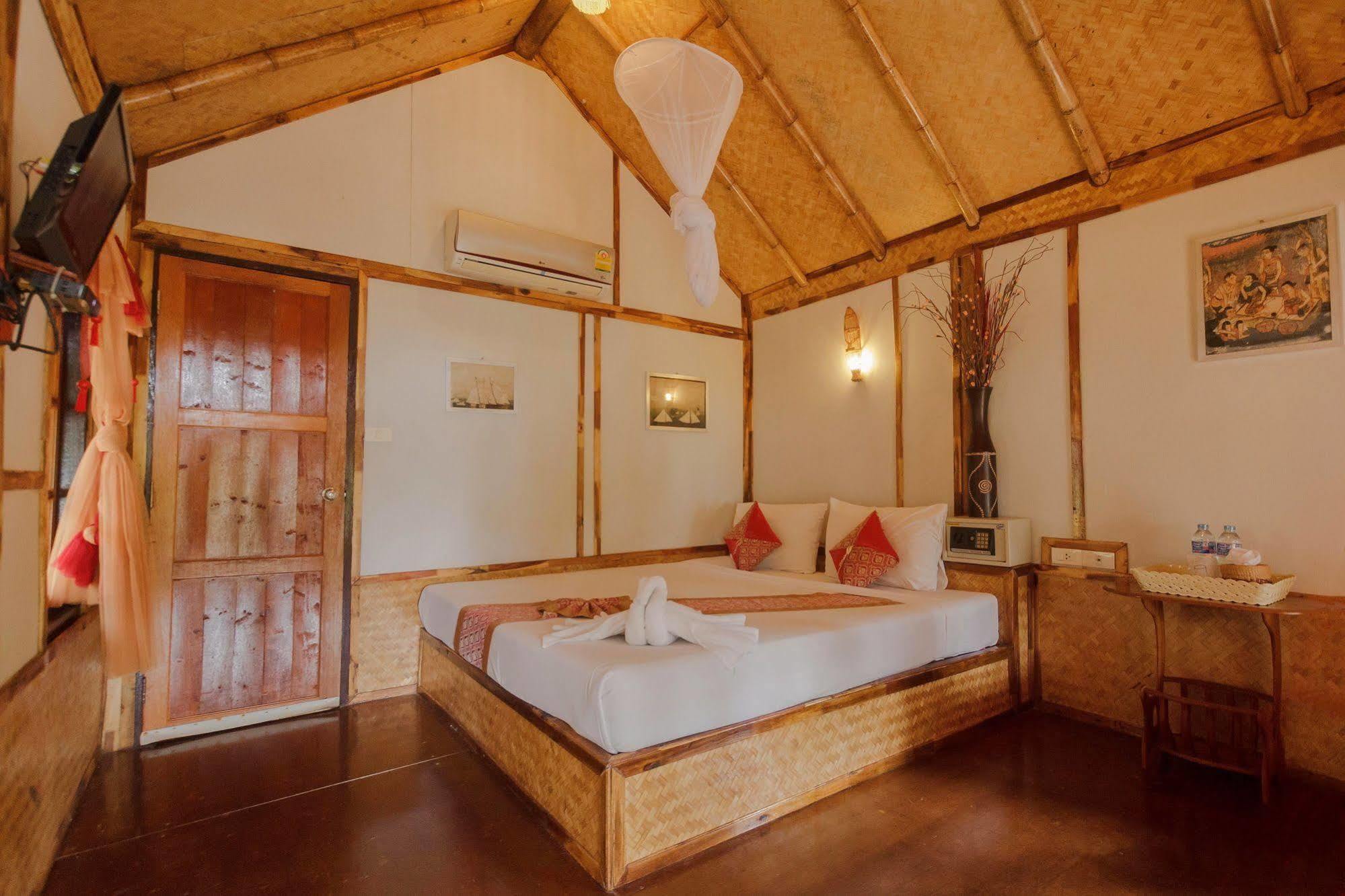 Phuphaya Seaview - Adult Only Resort Phi Phi Don