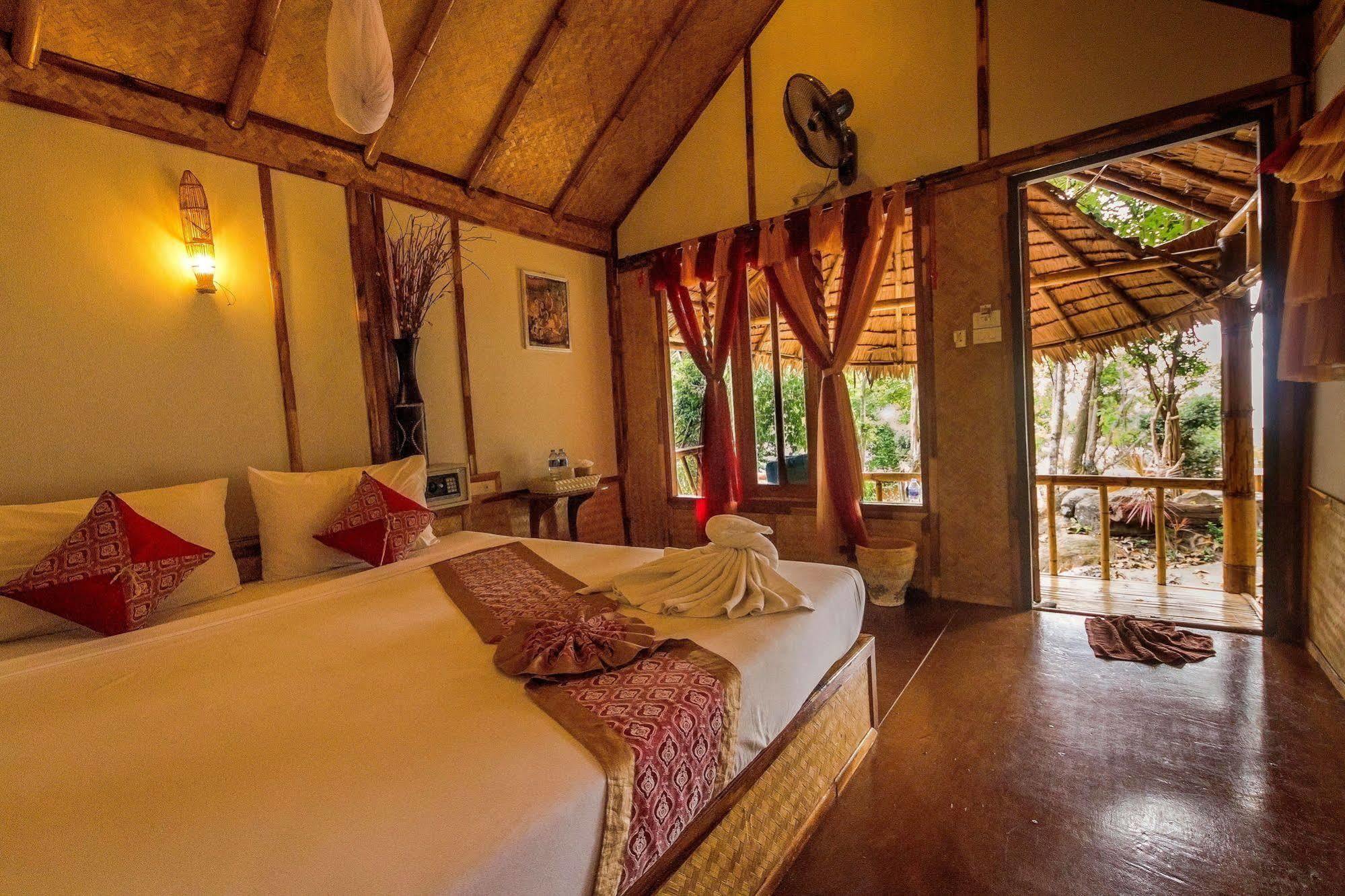 Phuphaya Seaview - Adult Only Resort Phi Phi Don