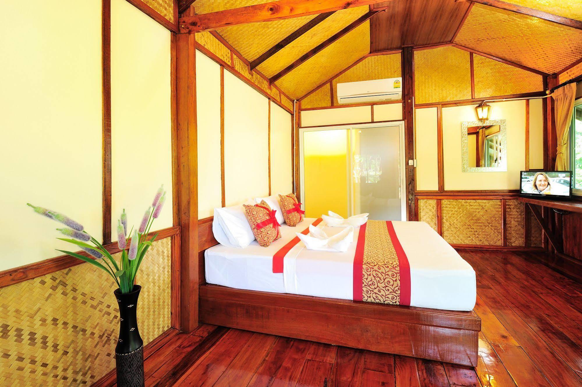 Phuphaya Seaview - Adult Only Resort 3*