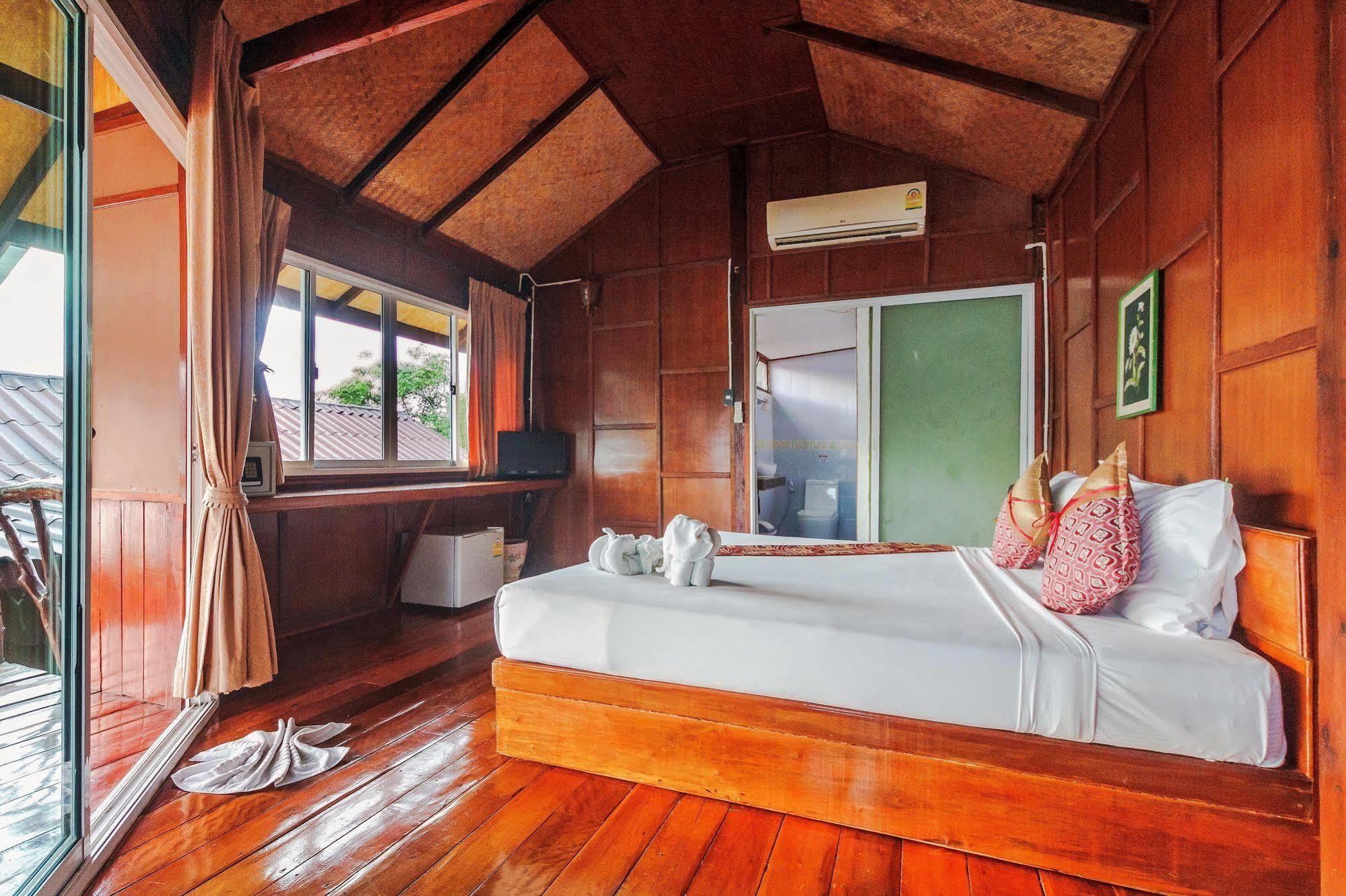 Phuphaya Seaview - Adult Only Phi Phi Don