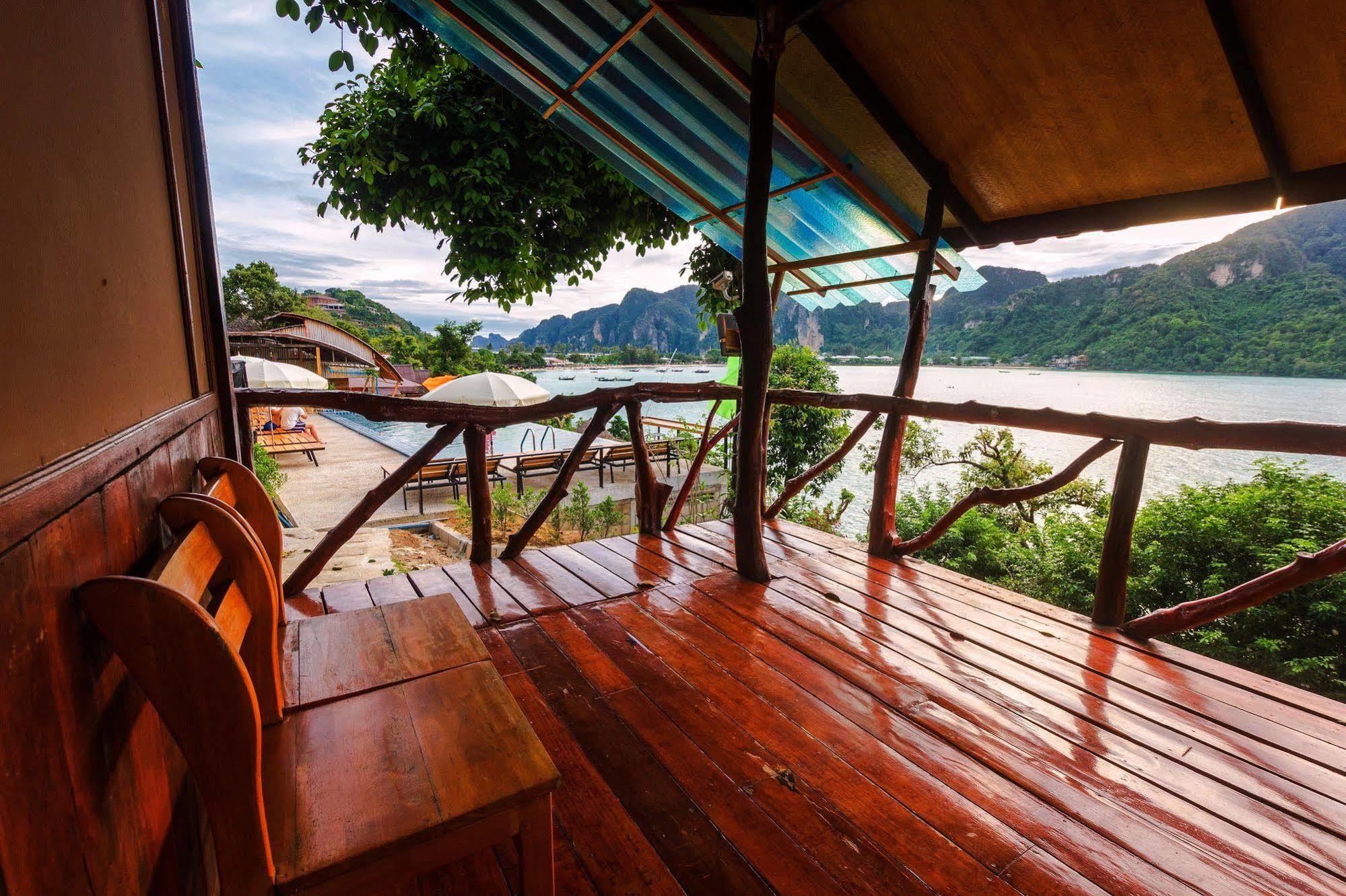 Phuphaya Seaview - Adult Only 3*