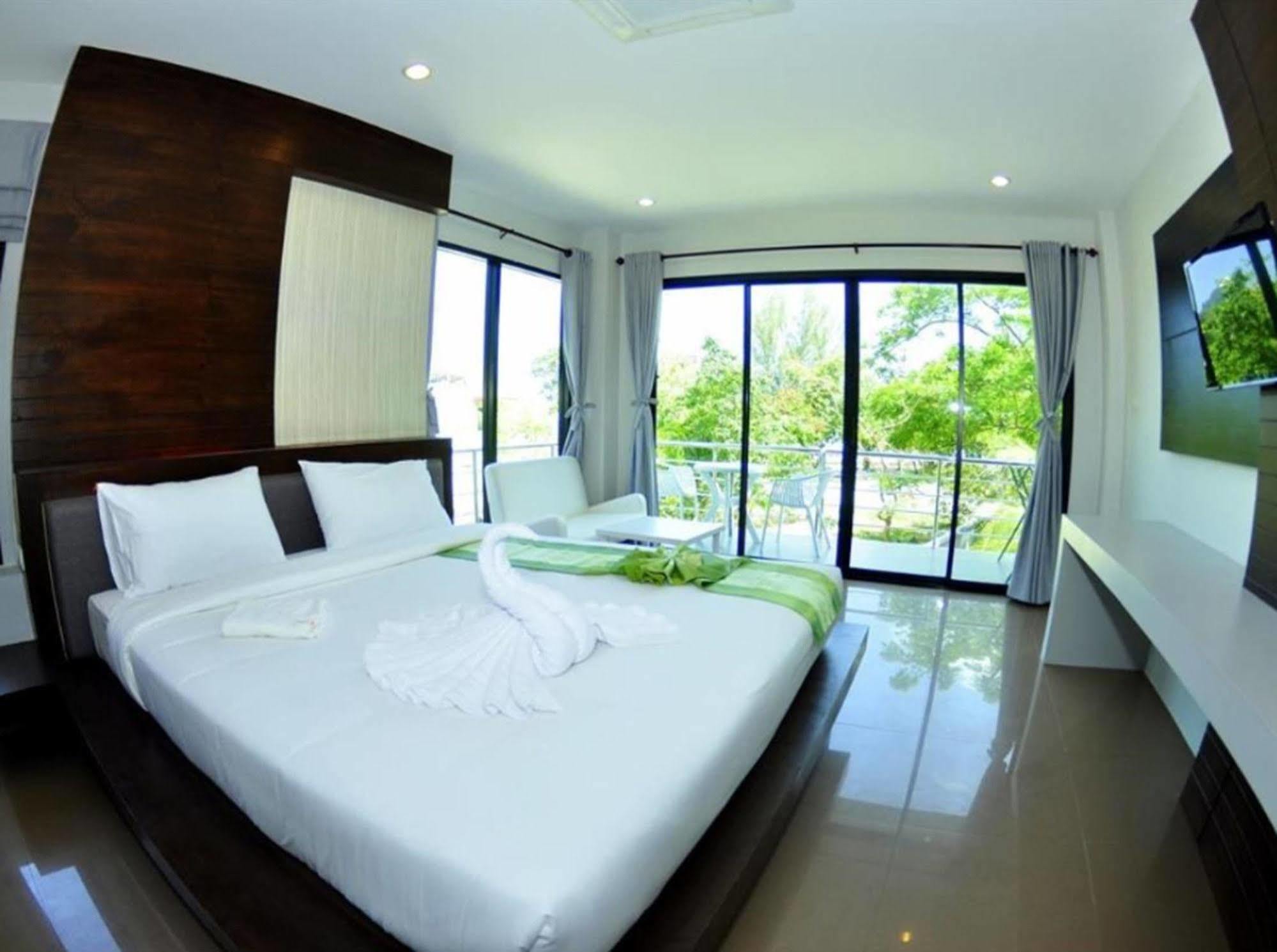 Hotel Ton Sai Tropical Island Phi Phi Don