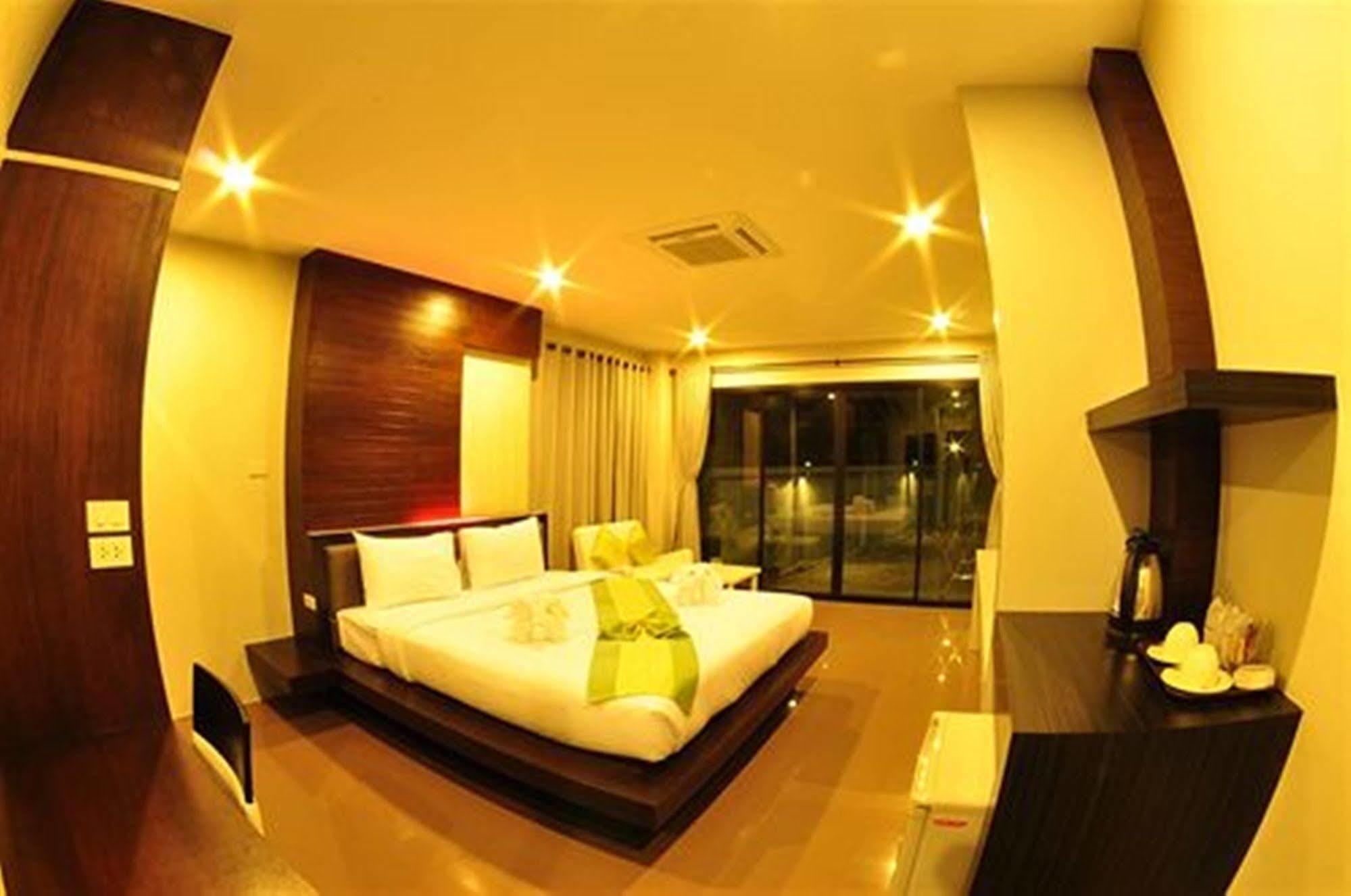 Ton Sai Tropical Island