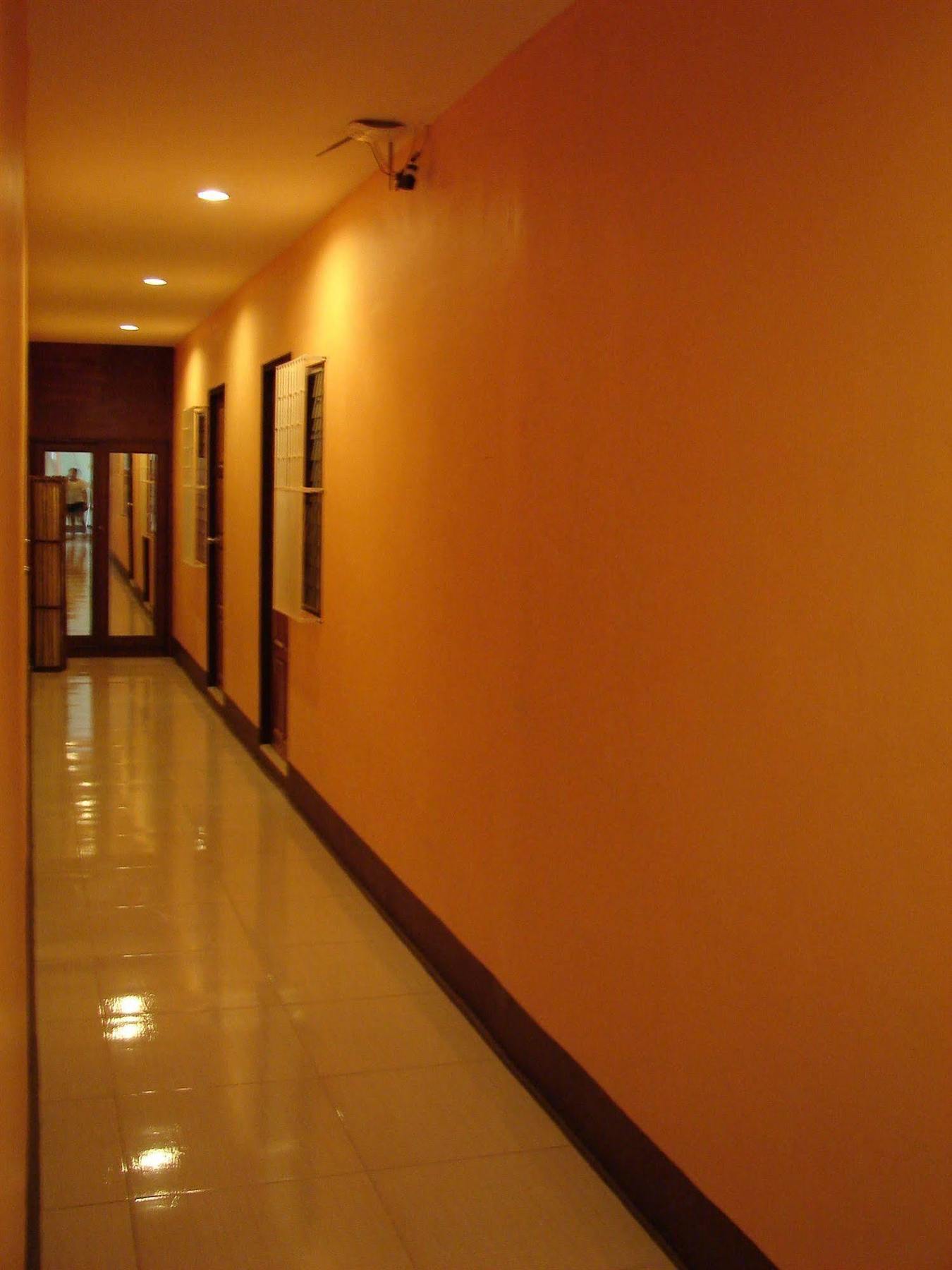 Sabai House 3*