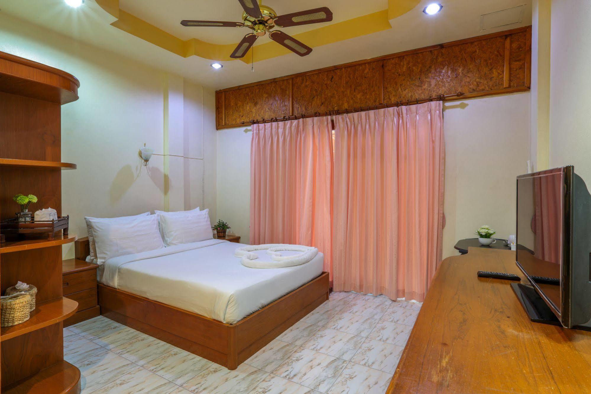 Inn Khun Ying House 2*