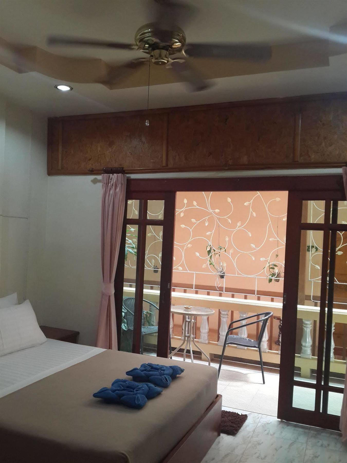 Inn Khun Ying House 2*