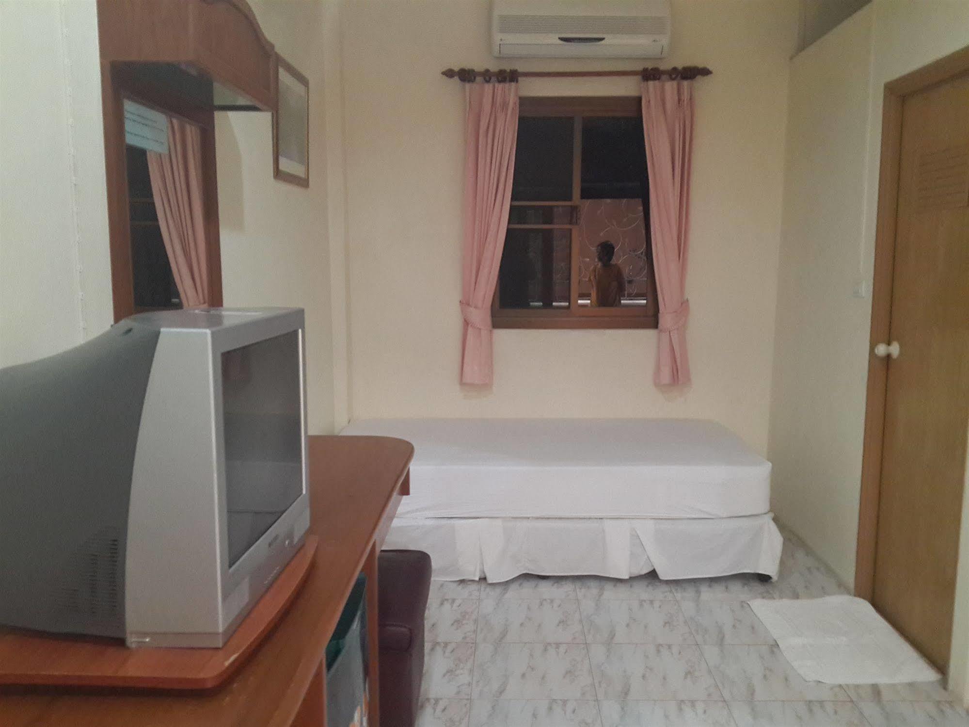 Khun Ying House Inn