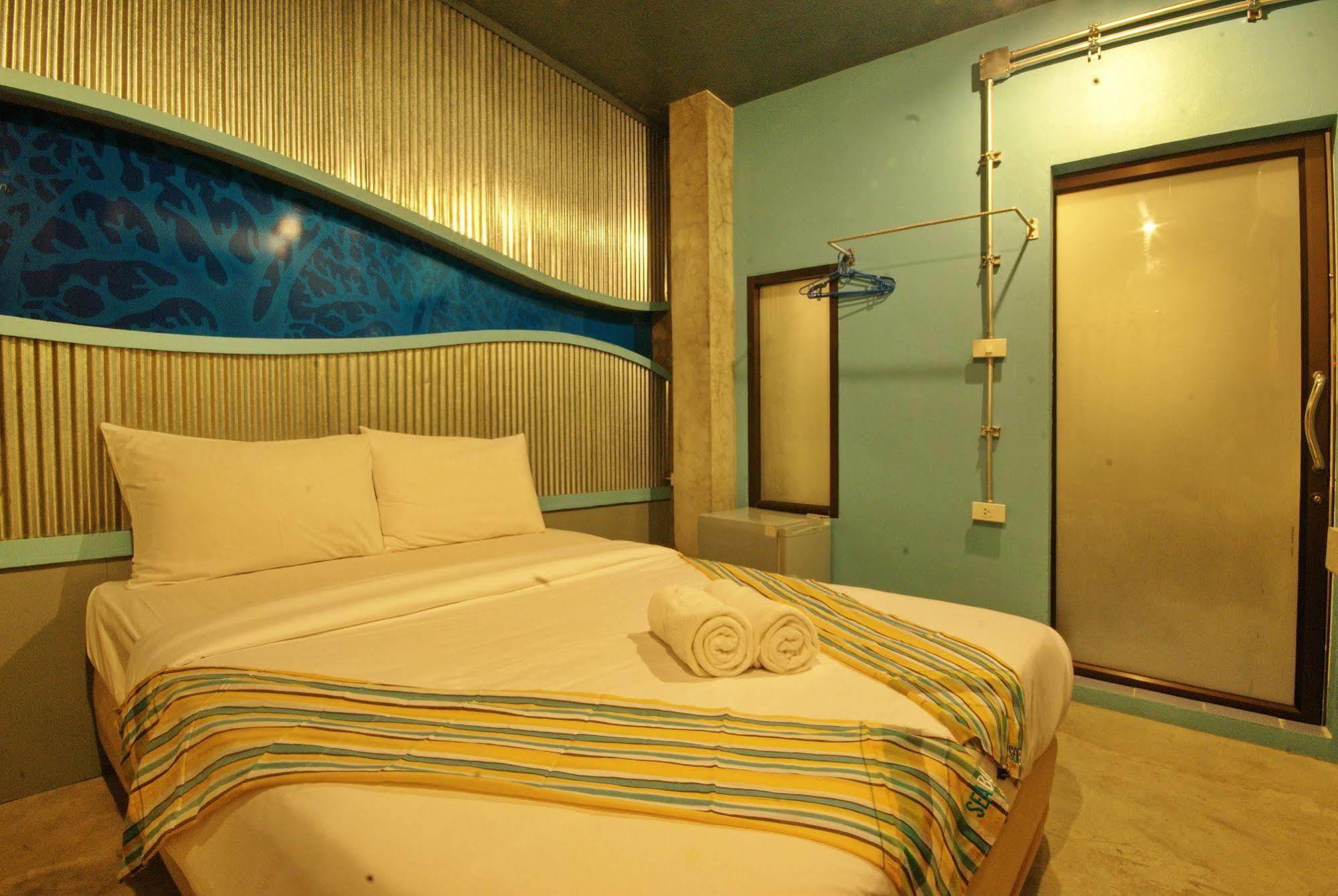 Seabox Khaolak Albergue *