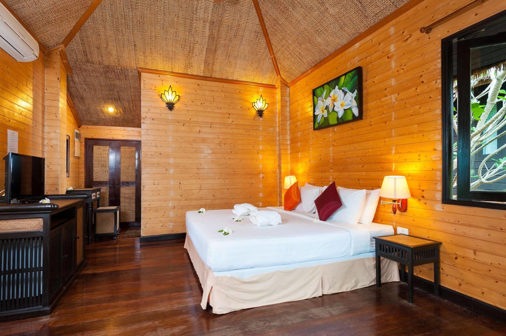 Resort Palm Leaf Koh Tao