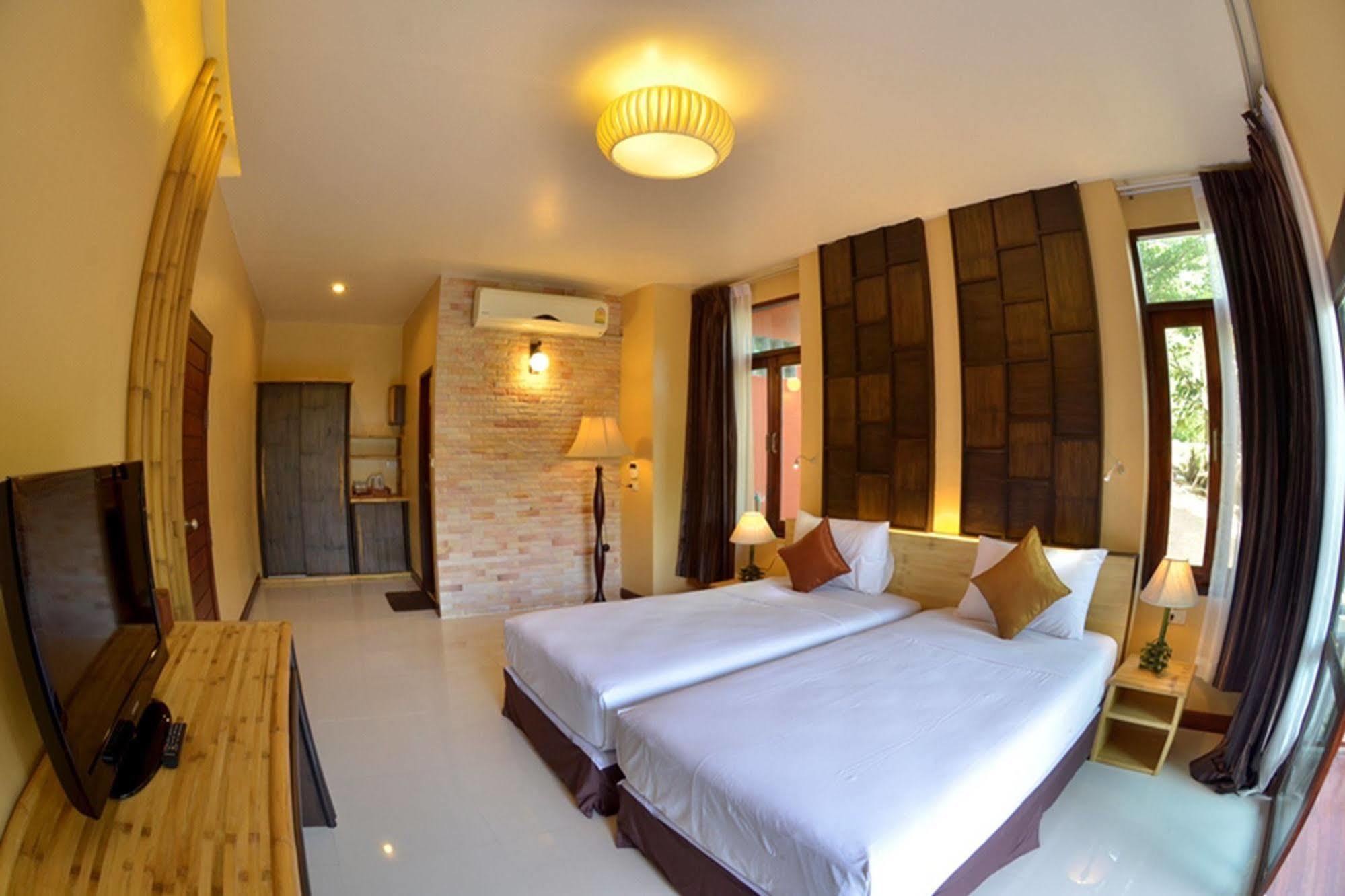 Palm Leaf Resort