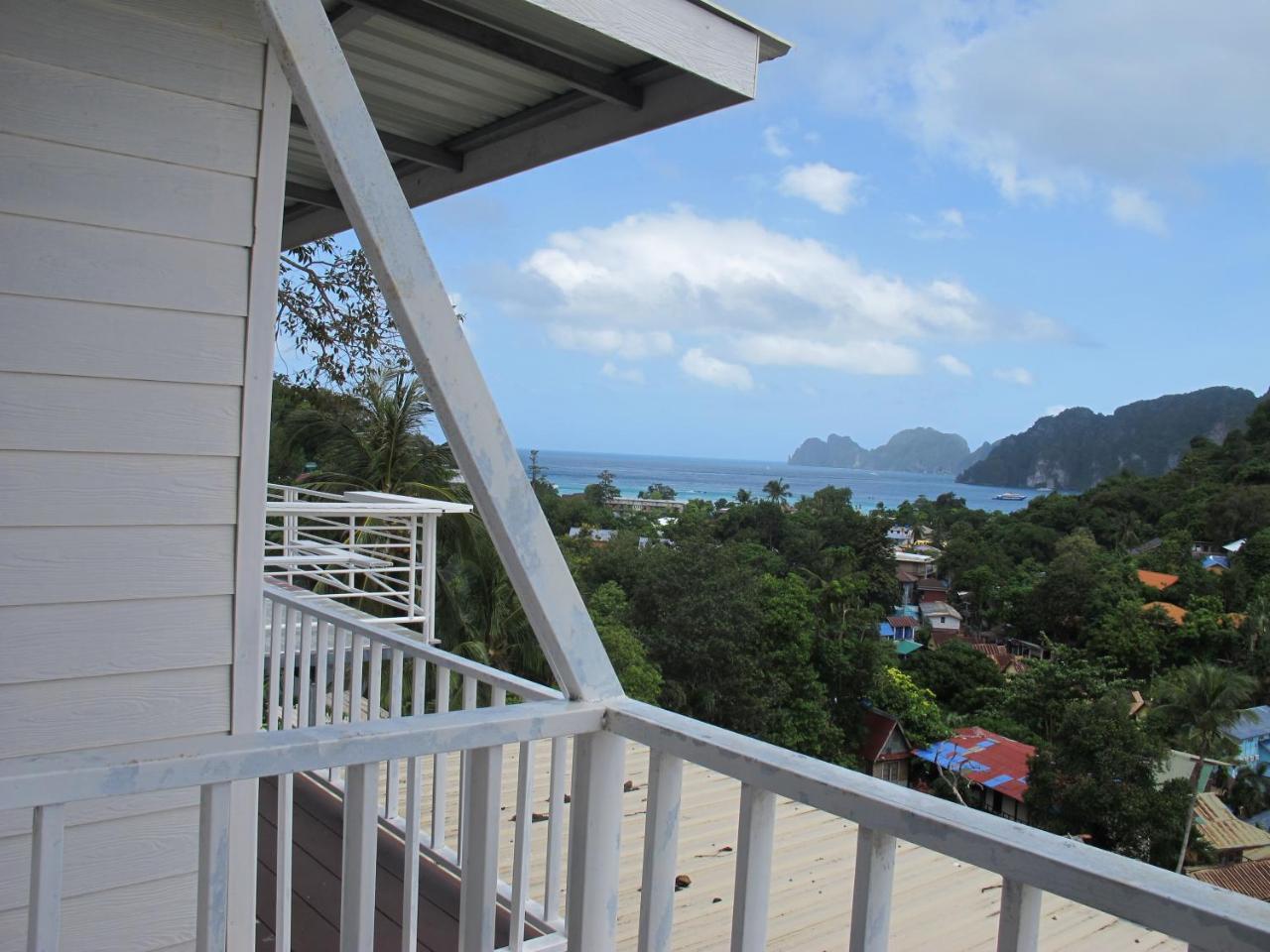 Uphill * Phi Phi Don