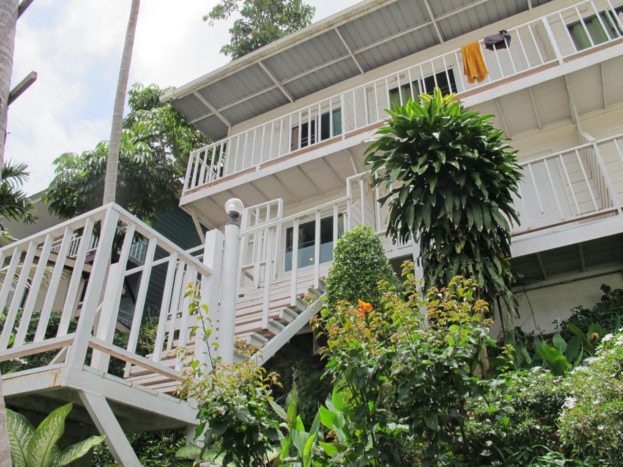 Uphill * Phi Phi Don