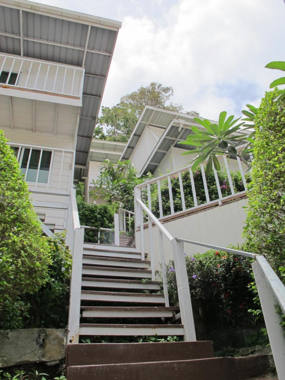 Uphill Phi Phi Don