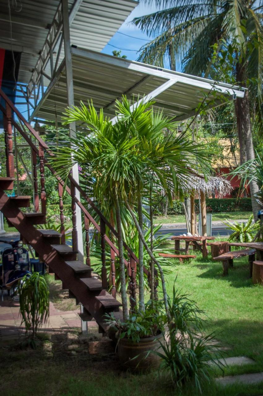 The Lazy Bar And * Ao Nang