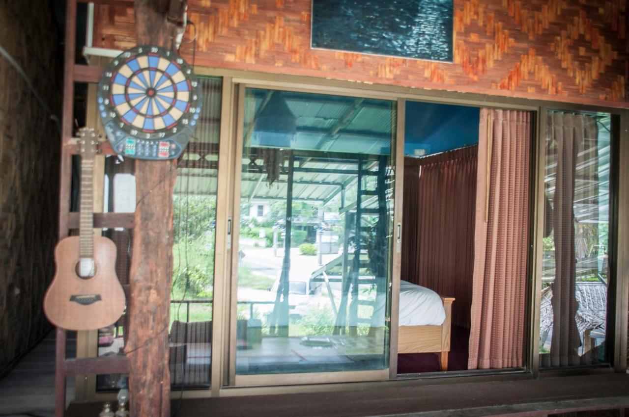The Lazy Bar And Guest house