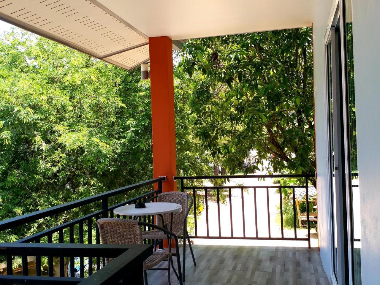 Tamarind Lanta 3*