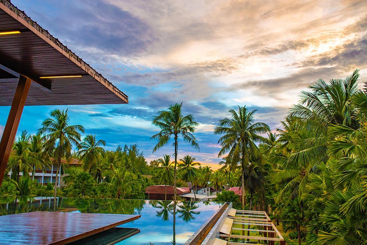 Graceland Khaolak Beachfront 5*