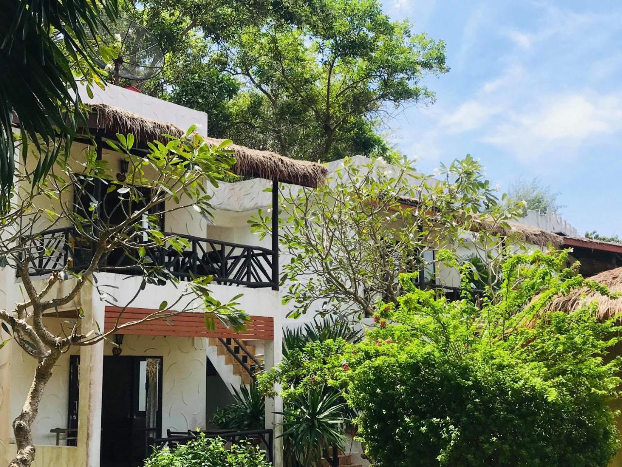 Bow Thong Resort 3*