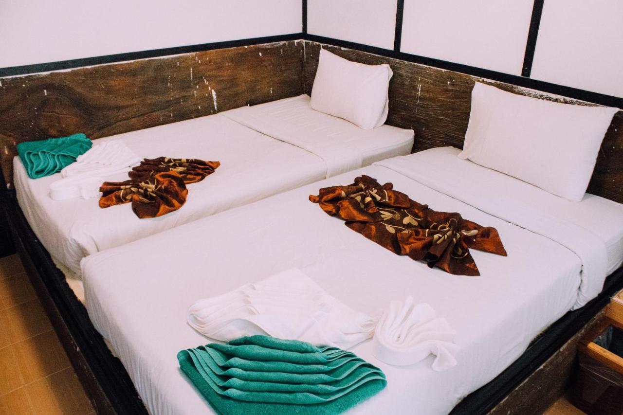 Phi Phi Nice Beach Resort Hotel 3*