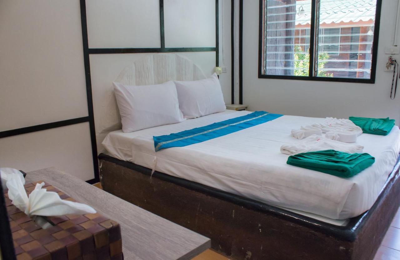 Phi Phi Nice Beach Resort 3*