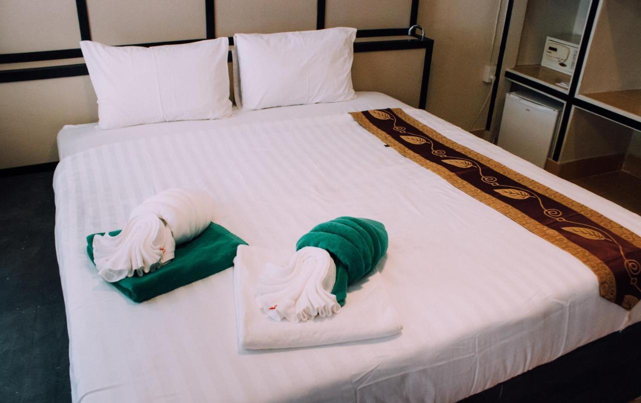 Phi Phi Nice Beach Resort 3*