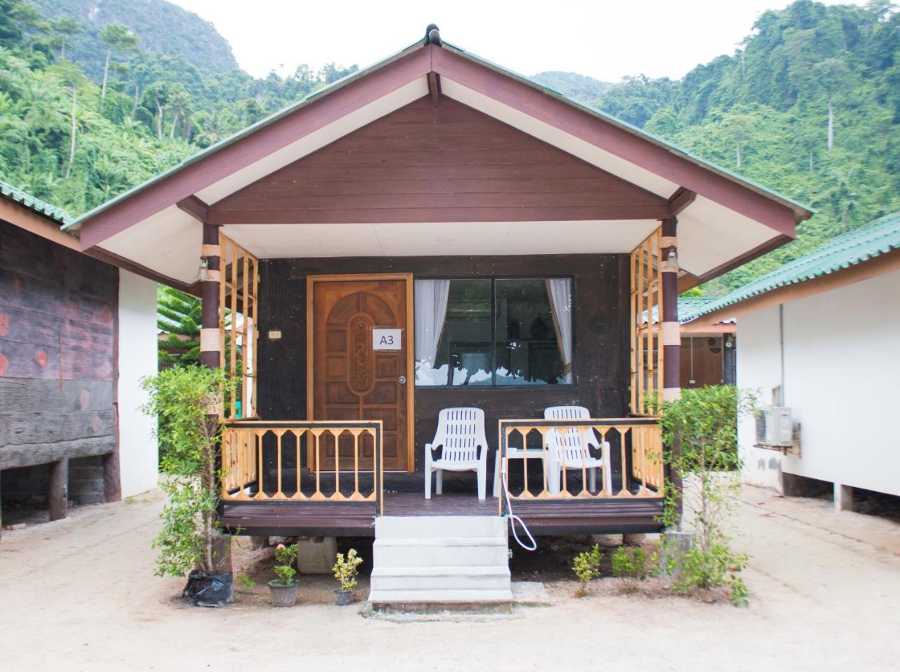 Phi Phi Nice Beach Resort 3* Phi Phi Don
