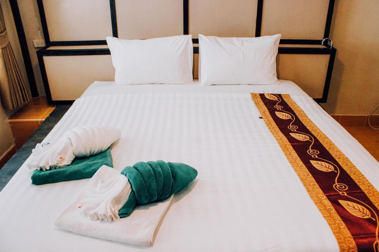 Phi Phi Nice Beach Resort 3*