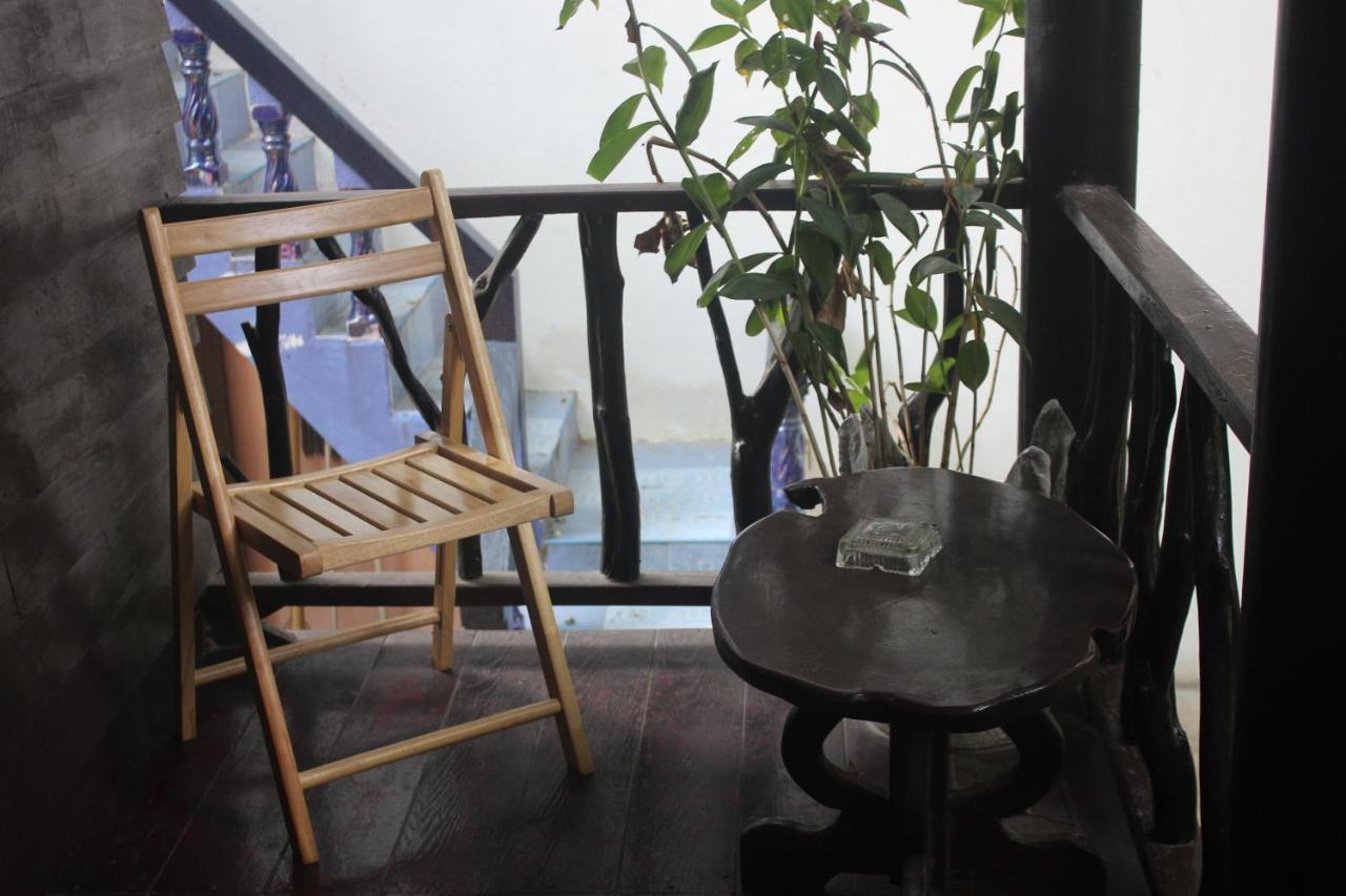 Hostel Black Wood *