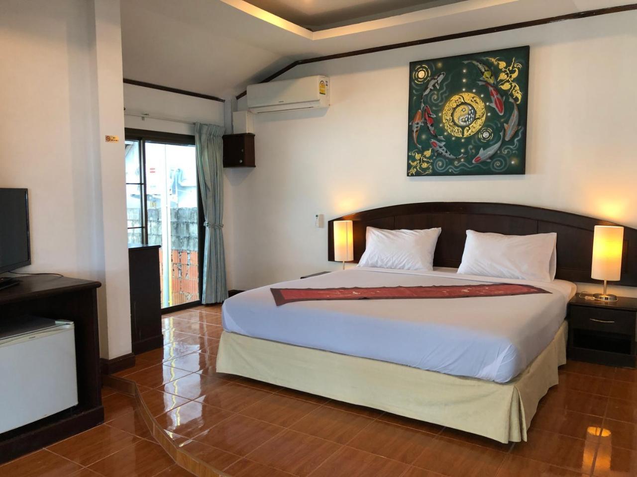 Noble House 3*