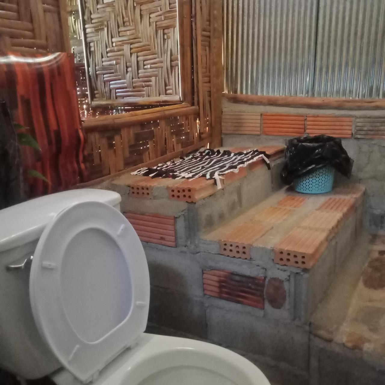 Dahla Lanta Hut Homestay