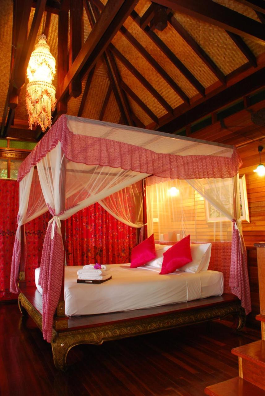 Resort Charm Churee Village