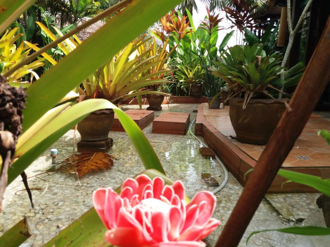 Relax Eco Life Center -
