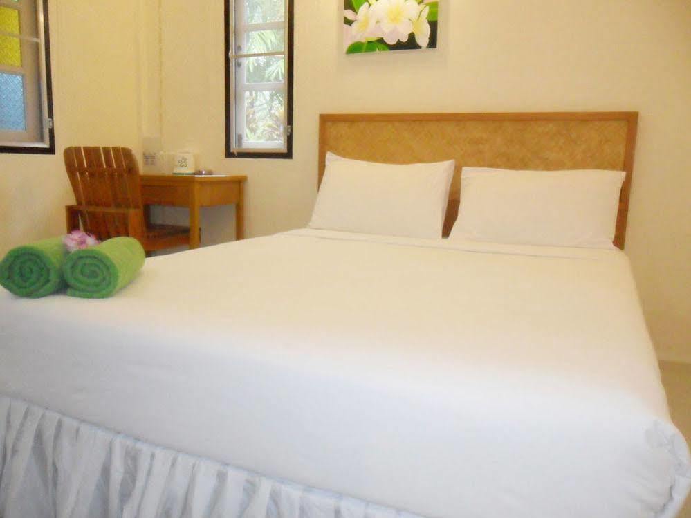 Khaolak Banana Hotel 3*