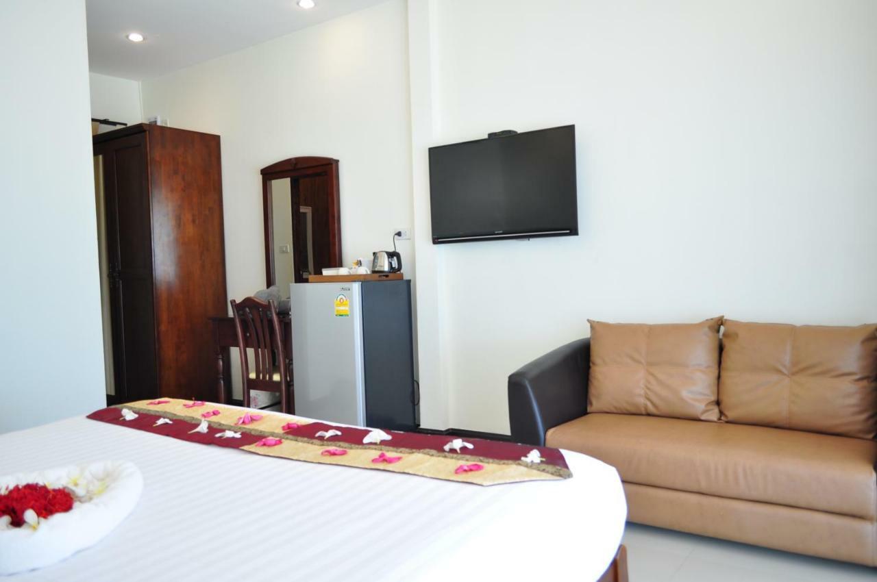 Resort Lanta Seafront 3*