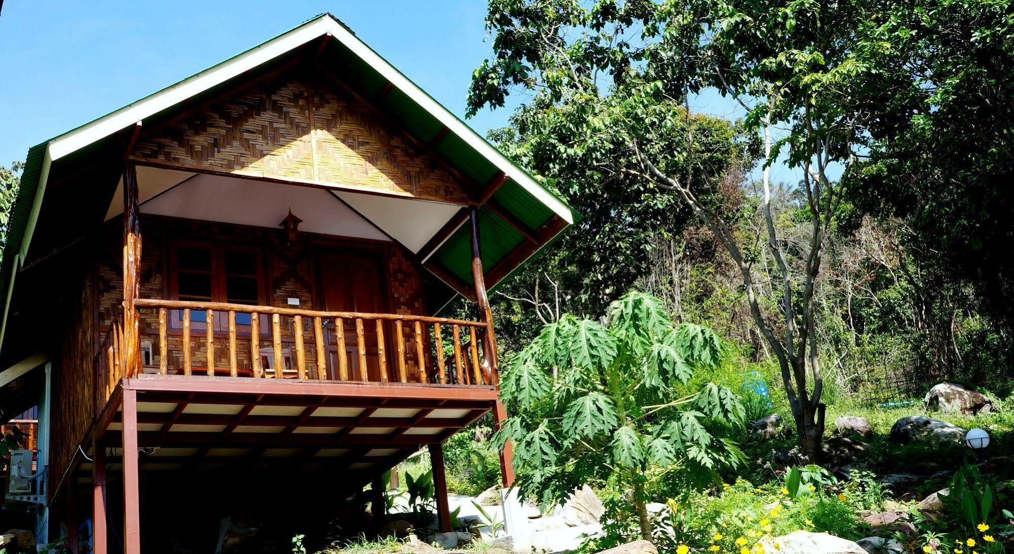 Jungle Hill 3*
