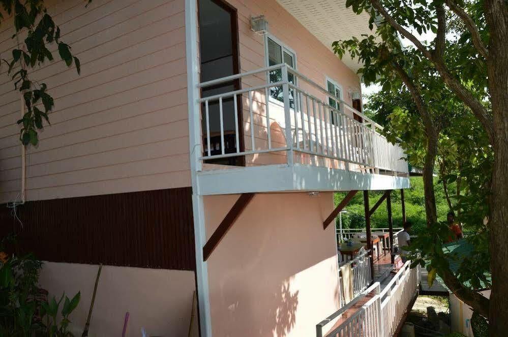 Jungle Hill Hotel