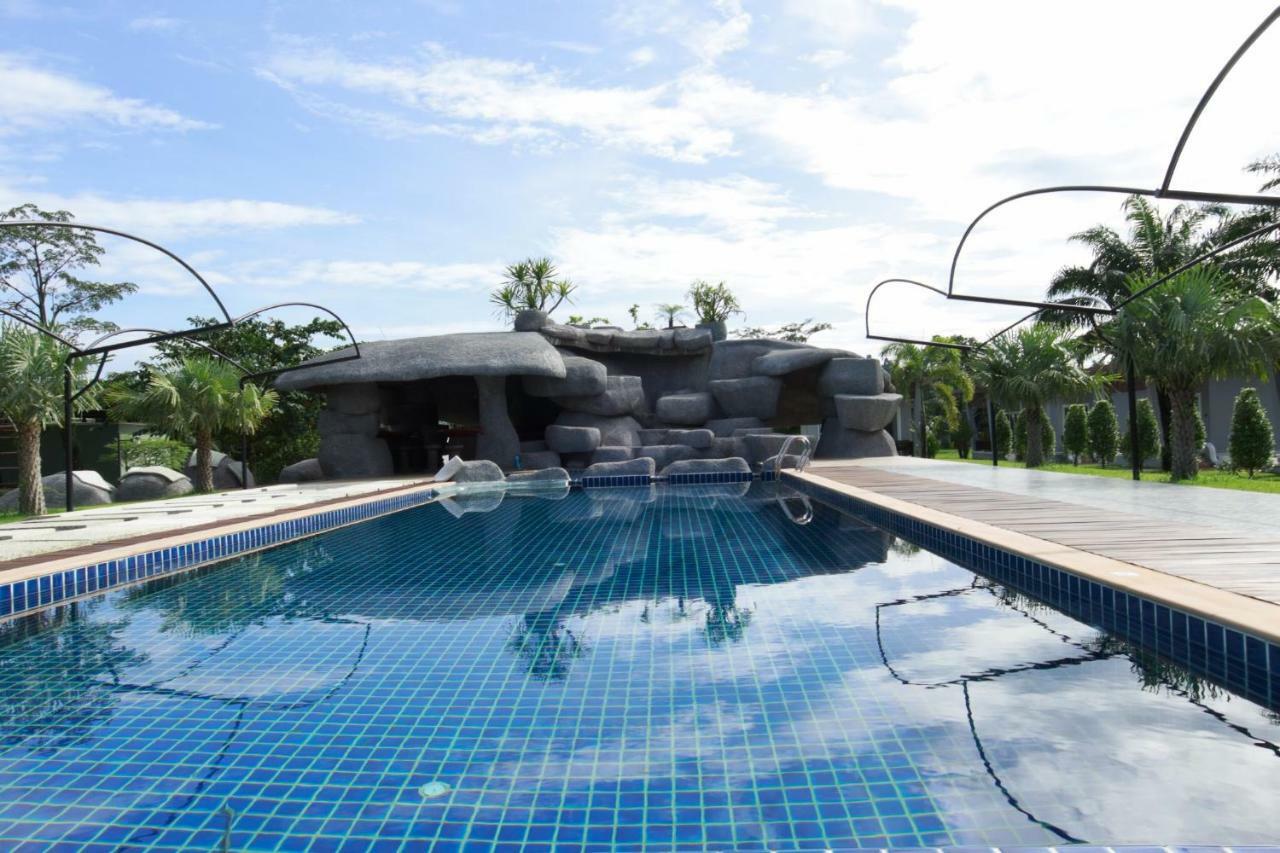 Khaolak Mountain View Resort