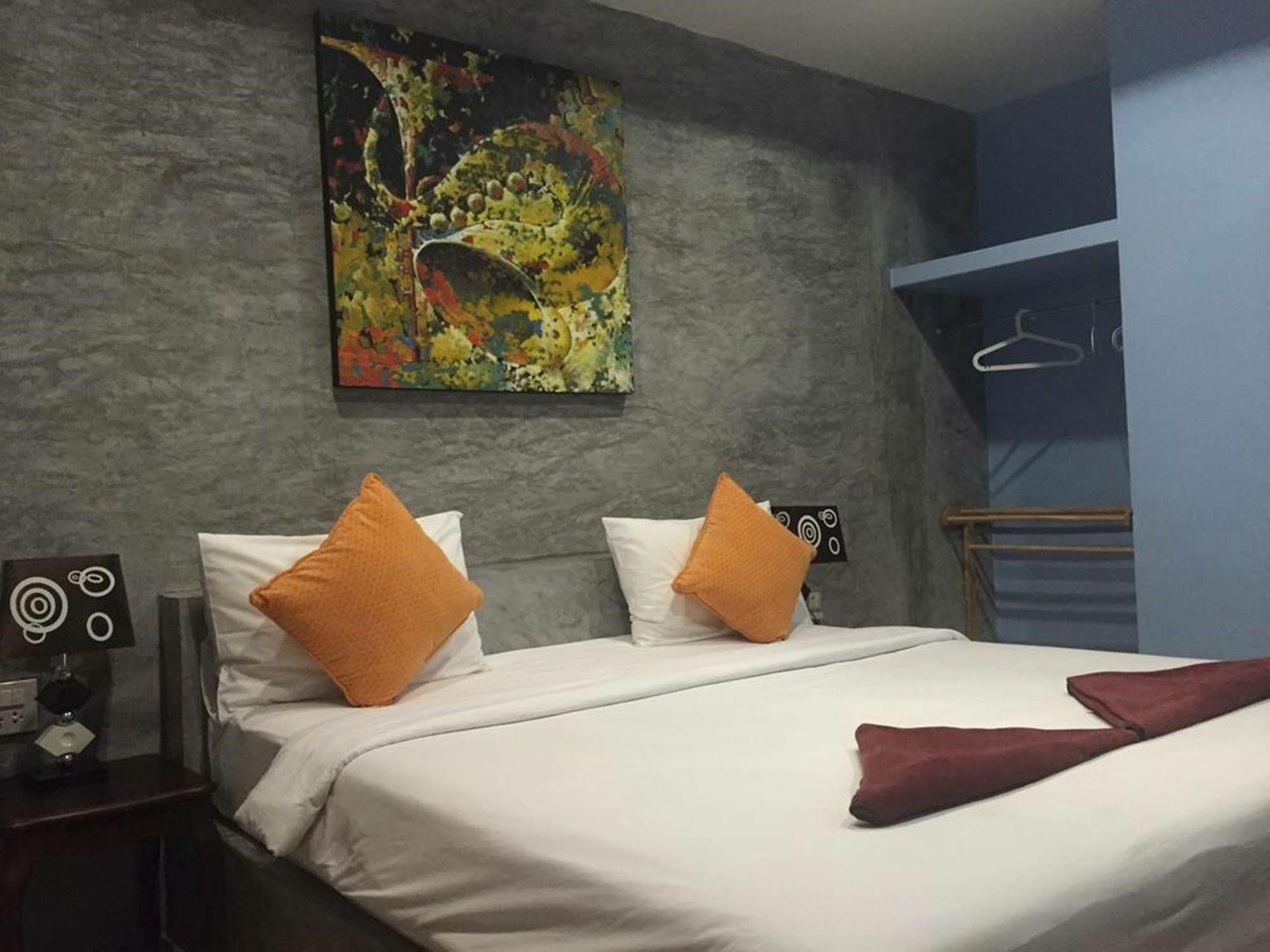 Hotel Bro&sis Place 2*