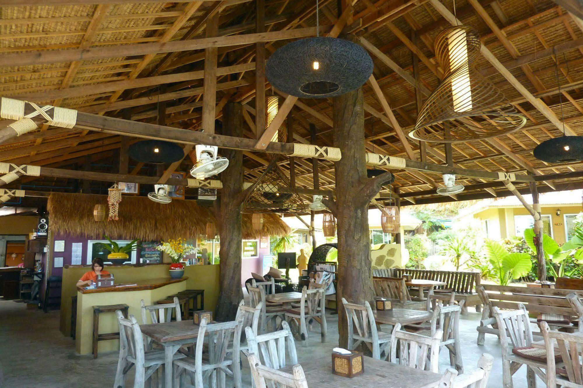 Lanta Castaway Resort