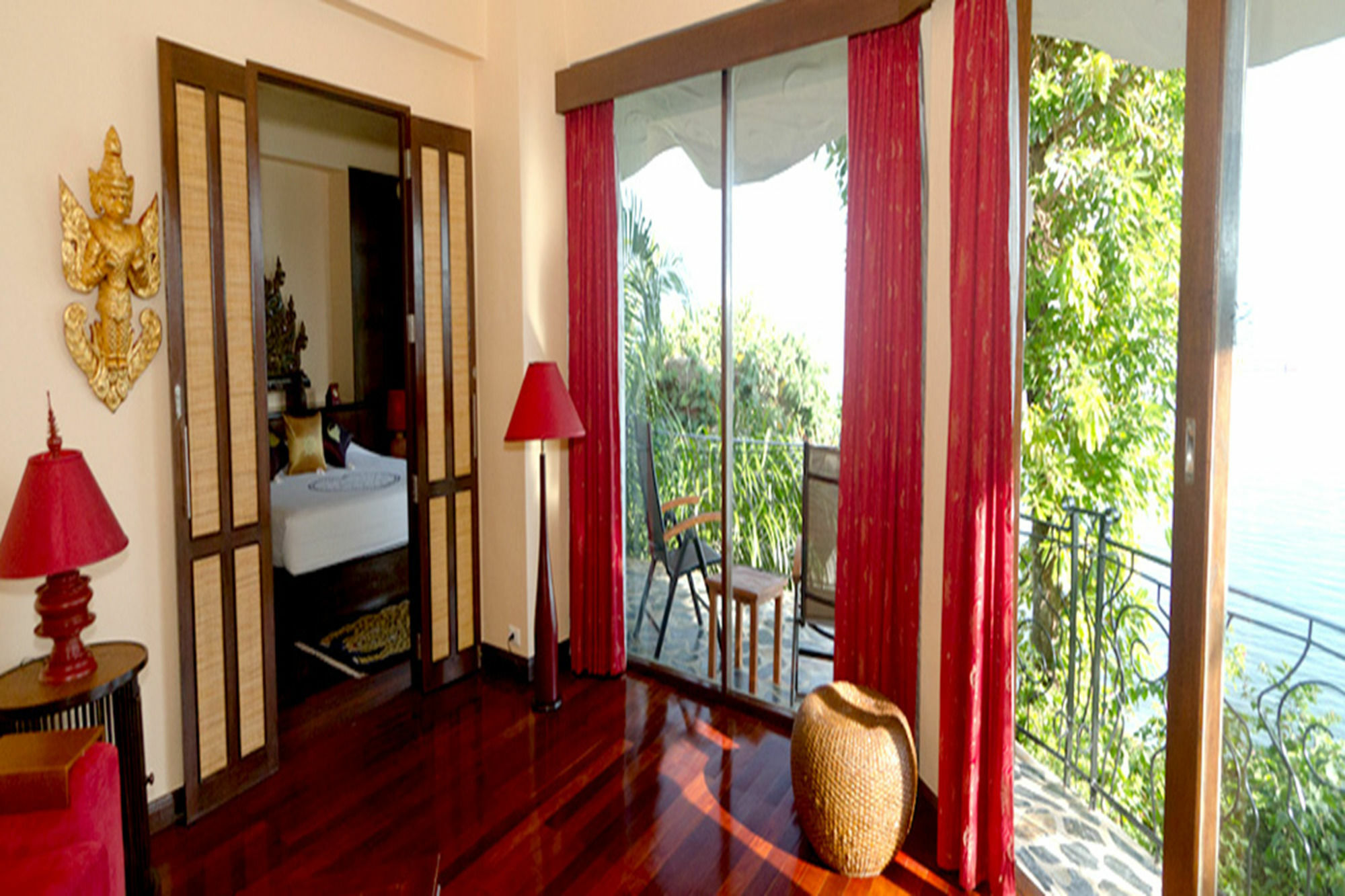 Resort Jamahkiri Dive & 5*
