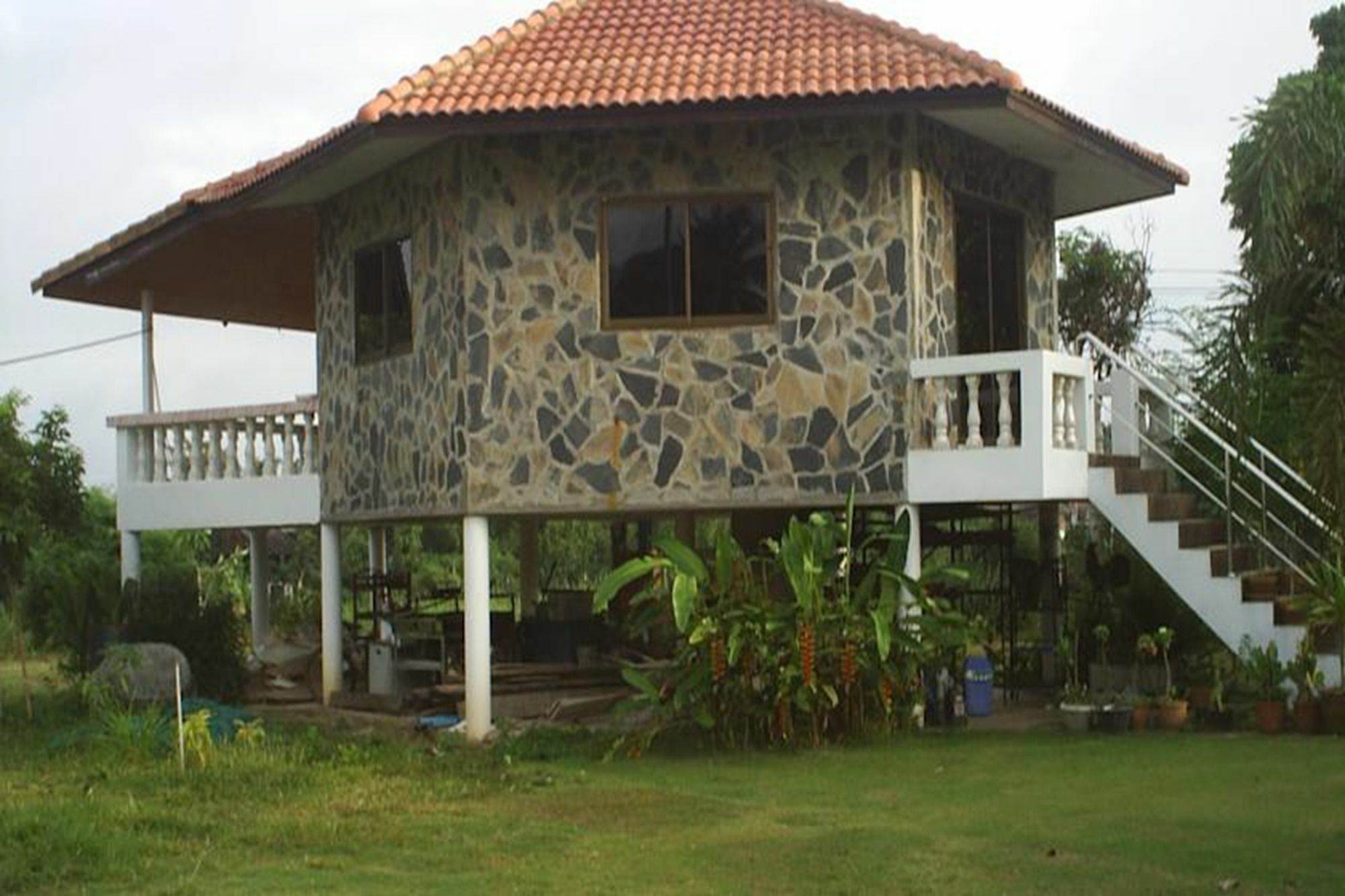 Ban Rim Nam Riverside Homestay *