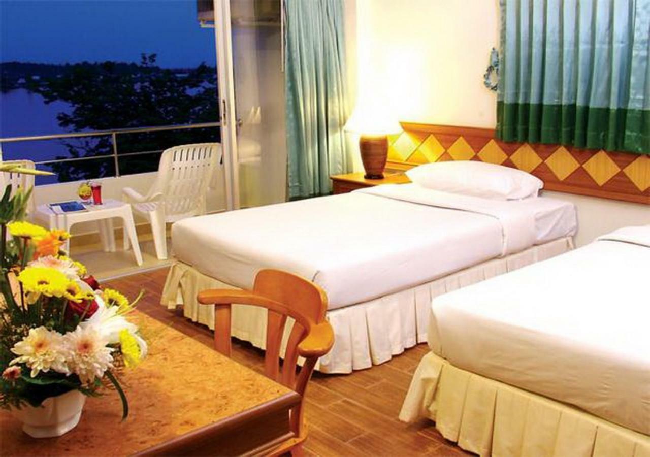 Hotel River