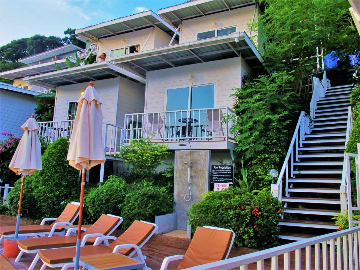 Lodge Uphill *