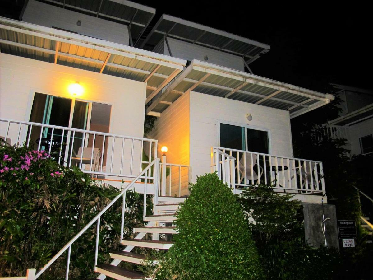 Uphill * Phi Phi Don