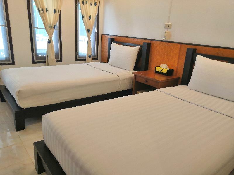 Sairee Hut Resort 3*