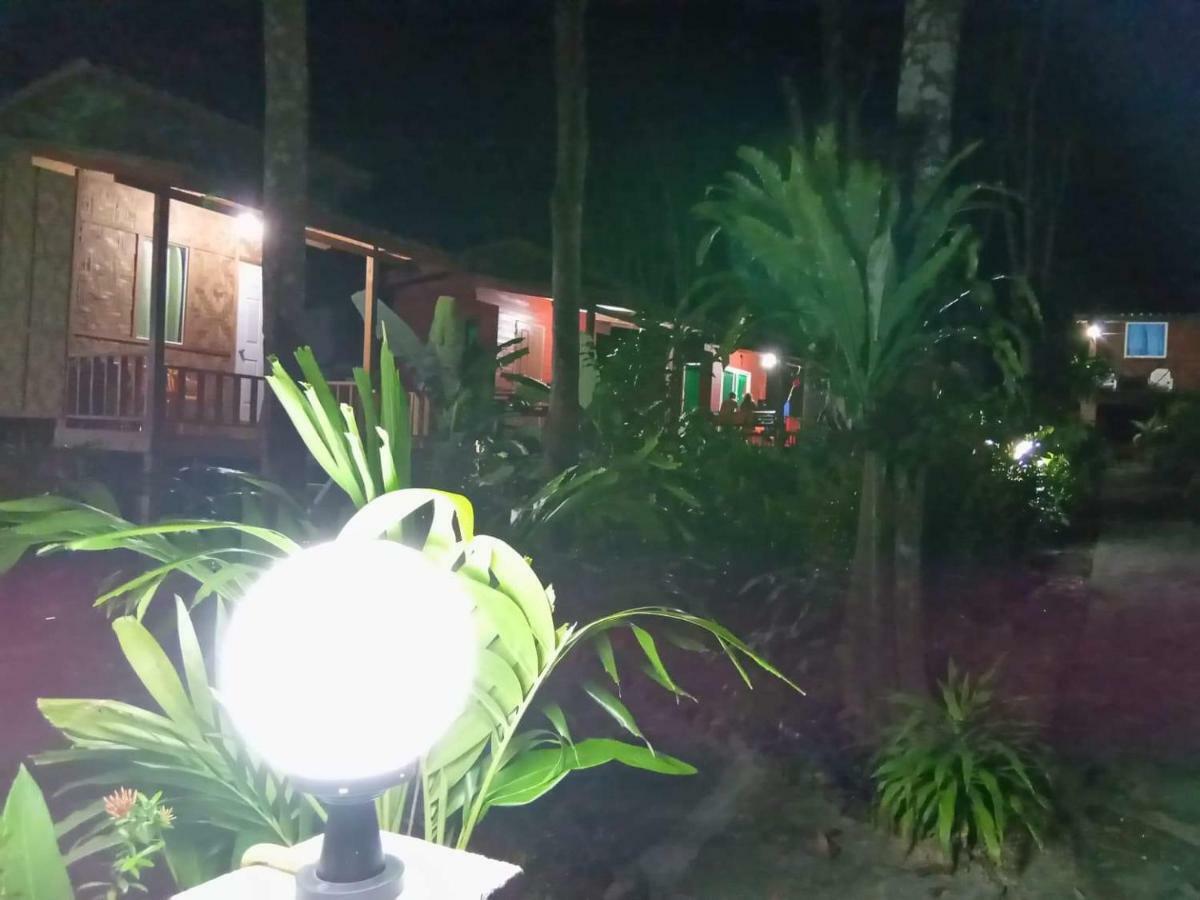 Lanta Maikeaw Lodge *
