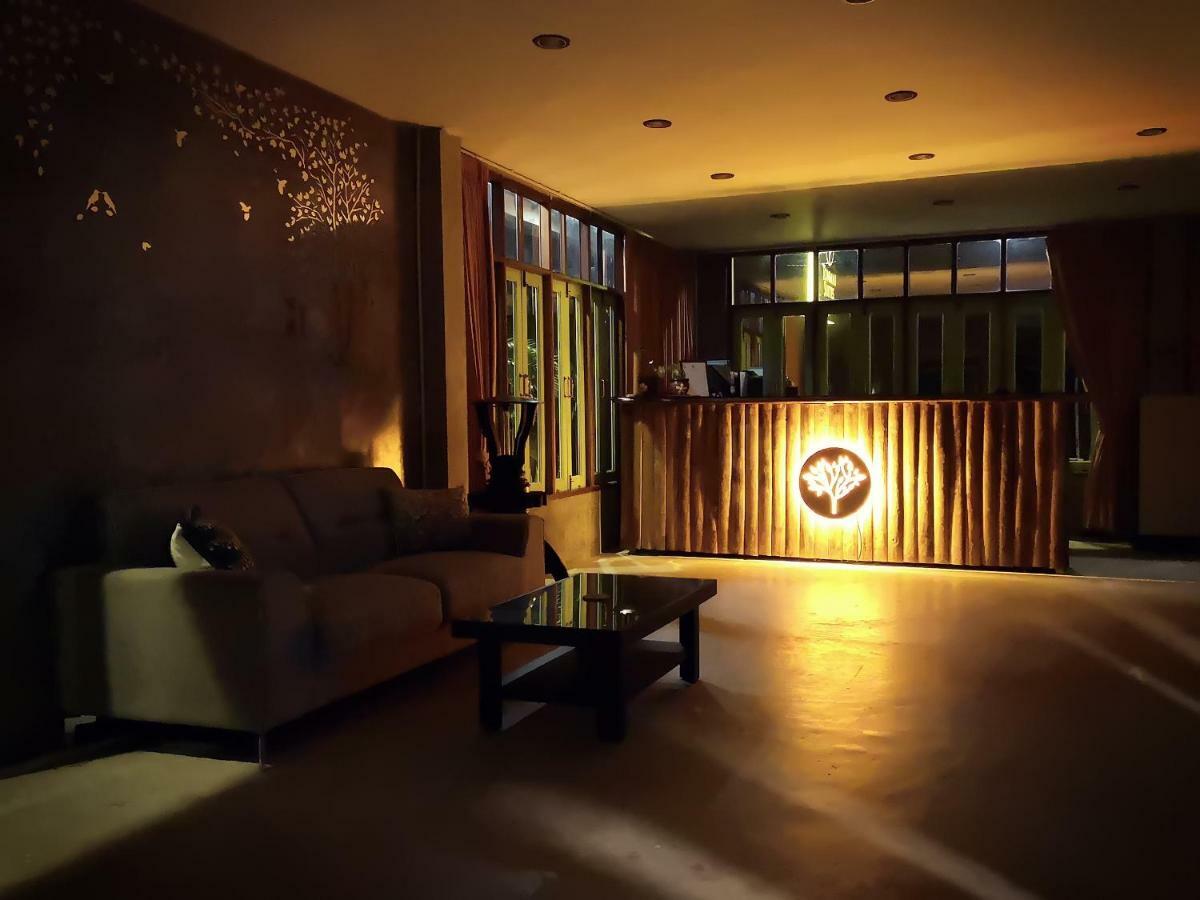 Tonmai Suites