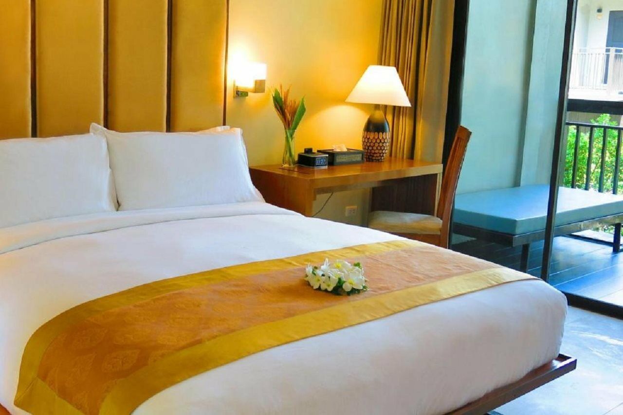 Resort, Leam Tong
