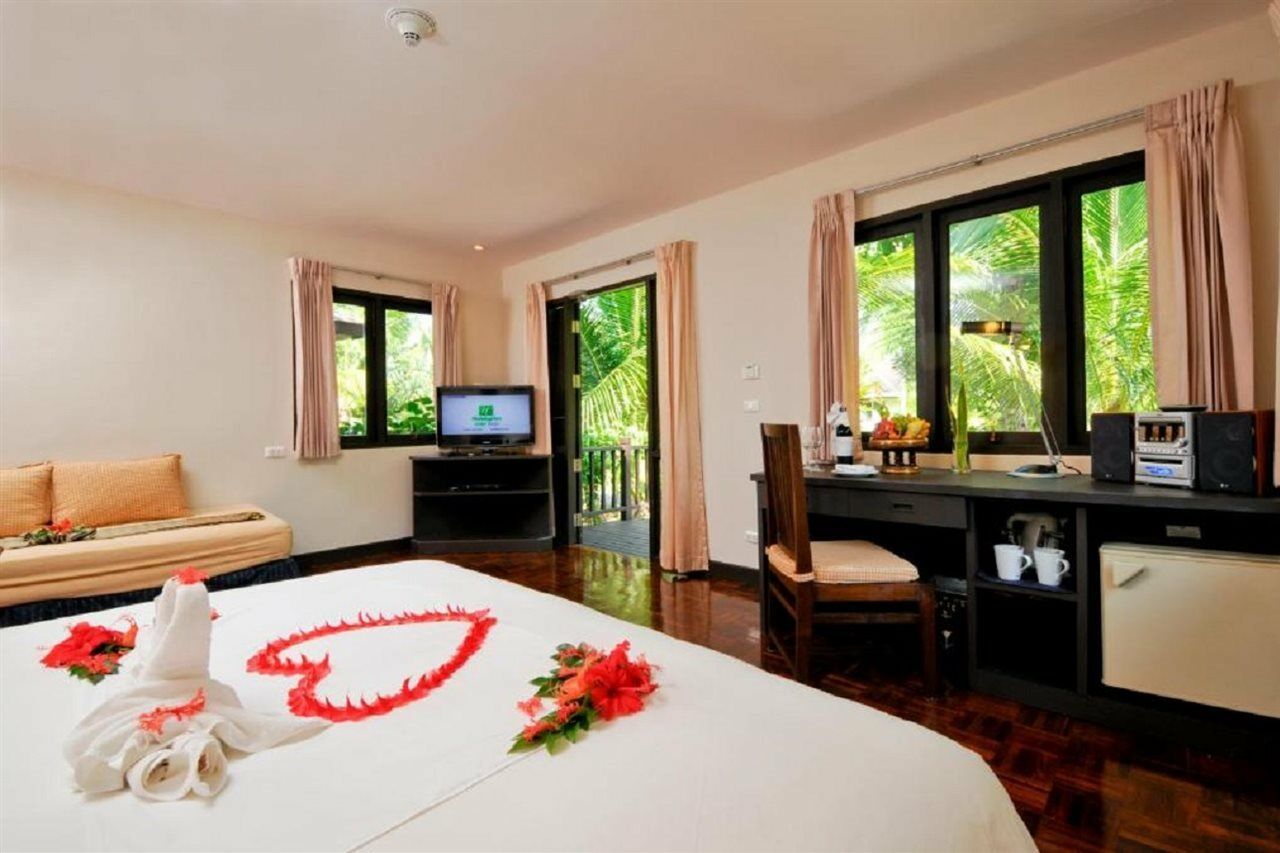 Resort Resort, Leam Tong 4*