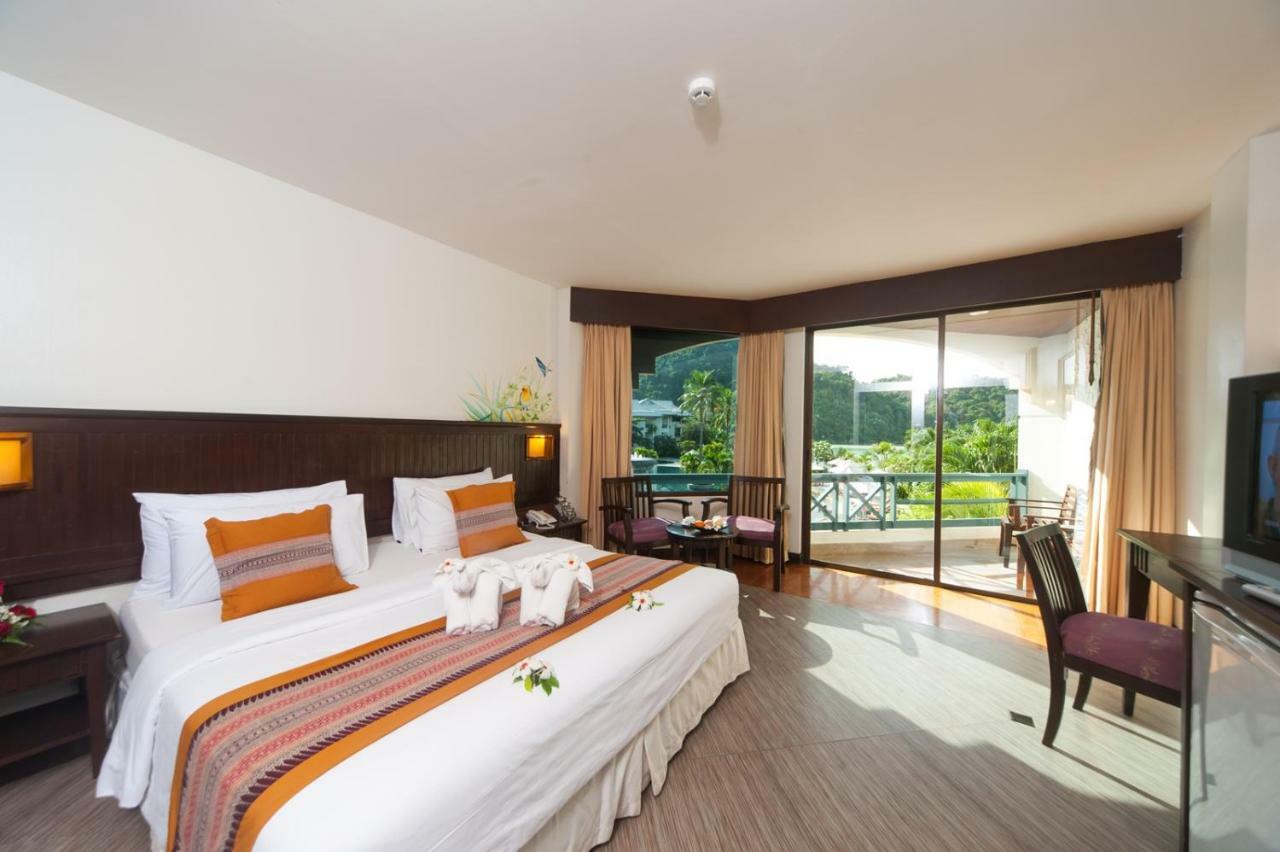 Island Hotel 3*
